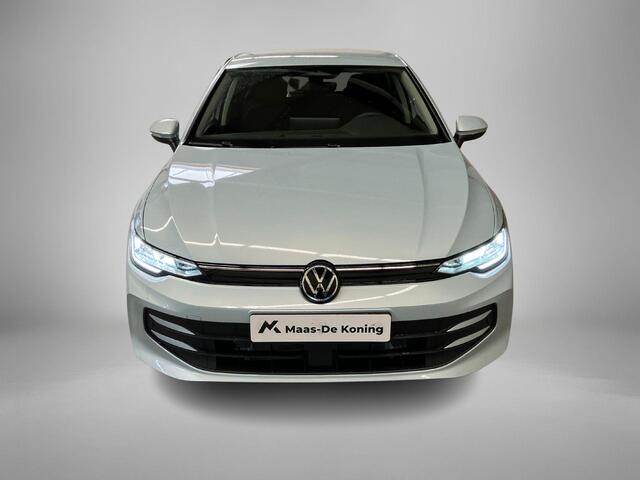 Volkswagen GOLF 1.5eHybrid 204pk Life Edition DSG · Apple/Android · Camera + Parkeersensoren · Dodehoeksensor · Stoel- & stuurverwarming · Garantie t/m 26-03-2030 of 100000km
