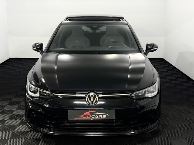 Volkswagen GOLF 1.5 eTSI 2x R-Line 150PK, Panoramadak, Harman/Kardon, Camera, Head-up display, Navi, Sfeerverlichting, Stoel/Stuurverwarming, Virtual desk