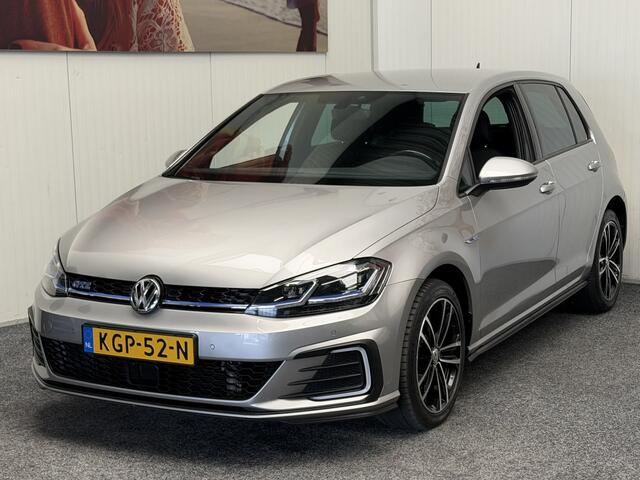 Volkswagen GOLF 1.4 eHYBRID GTE NAVIGATIE ADAPTIVE CRUISE CONTROL CLIMATE CONTROL APPLE CARPLAY/ANDROID VERMOEIDHEIDERKENNING KEYLESS GO ACHTERUITRIJCAMERA PDC ZEER MOOI !!