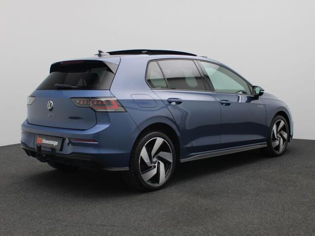 Volkswagen GOLF 1.5 eHybrid GTE 272PK DSG Panoramadak, Trekhaak, Dynamic Chassis, Head-Up Display, Memorystoel, Leder, 18" LM Velgen