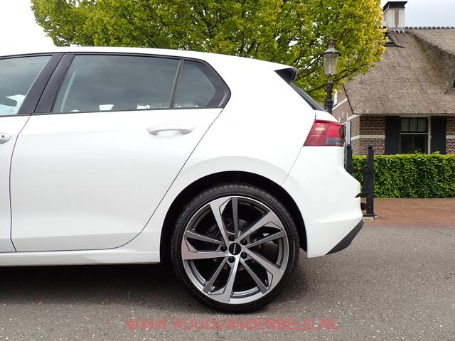 Volkswagen GOLF 1.0 TSI Golf / ACC / CARPLAY / PDC / 19''