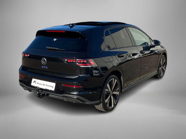 Volkswagen GOLF 1.5eHybrid 200kW/272PK Black Style GTE · Panoramadak · Leder · Trekhaak · Camera · Garantie t/m 09-07-2030 of 100000km
