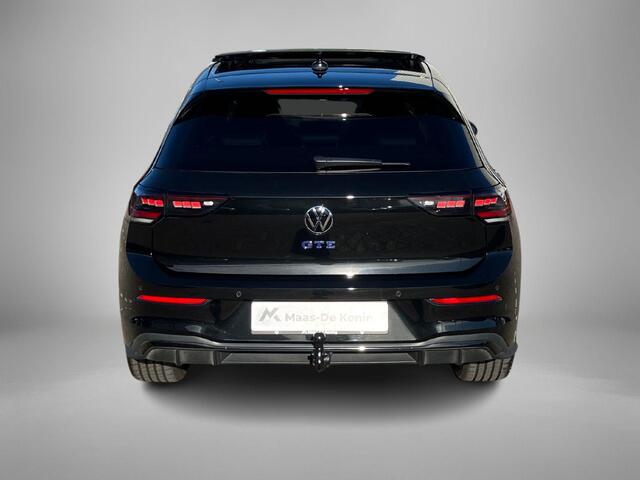 Volkswagen GOLF 1.5eHybrid 200kW/272PK Black Style GTE · Panoramadak · Leder · Trekhaak · Camera · Garantie t/m 09-07-2030 of 100000km