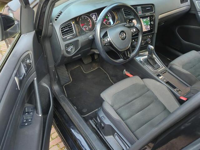 Volkswagen GOLF 1.0 TSI Comfortline Business | Navigatie | Stoelverw. | Android/Carplay // Word Verwacht // Joep klant voor, bellen bij binnenkomst