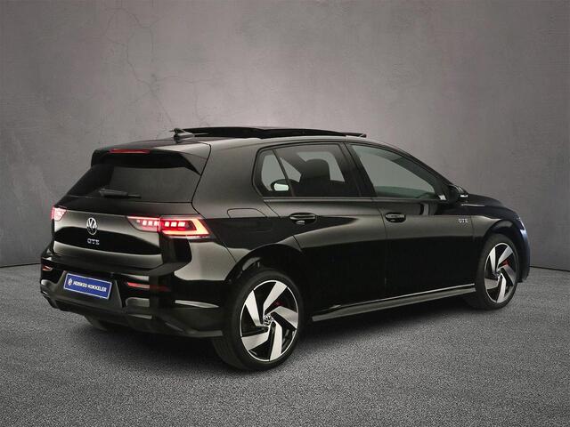 Volkswagen GOLF GTE 1.5 TSI eHybrid 272pk DSG Automaat Trekhaak, Panoramadak, Lederen bekleding, LED matrix koplampen, Black Style, Adaptive cruise control
