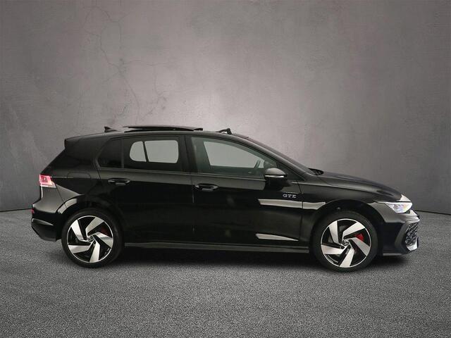 Volkswagen GOLF GTE 1.5 TSI eHybrid 272pk DSG Automaat Trekhaak, Panoramadak, Lederen bekleding, LED matrix koplampen, Black Style, Adaptive cruise control