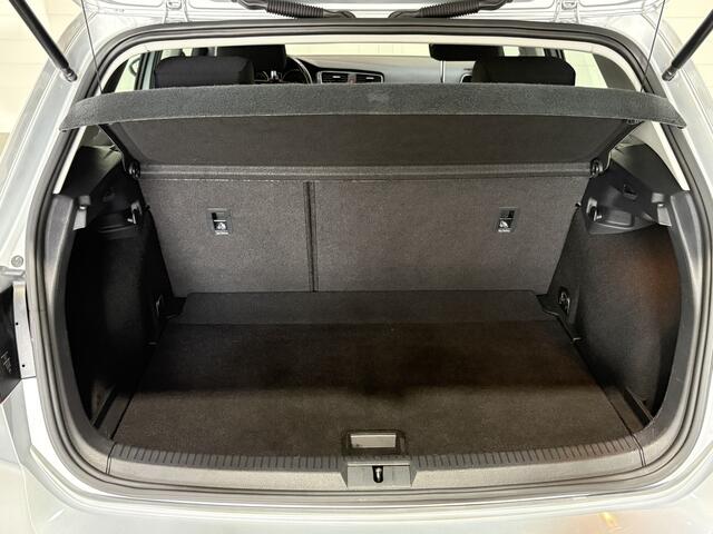Volkswagen GOLF 1.0 TSI Trendline, Clima, Cruise, Navi, Blue tooth, All season, Sensoren v en a, Isofix, App connect, Prijs incl. beurt en 3 mnd garantie