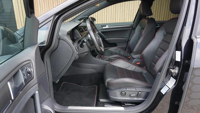 Volkswagen GOLF 2.0 TSI 290pk GTI TCR *Performance Pack* Pano.Dak DynAudio Virtual Leder 19inch LM *NL auto* 103056km!
