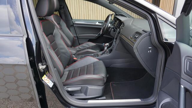 Volkswagen GOLF 2.0 TSI 290pk GTI TCR *Performance Pack* Pano.Dak DynAudio Virtual Leder 19inch LM *NL auto* 103056km!