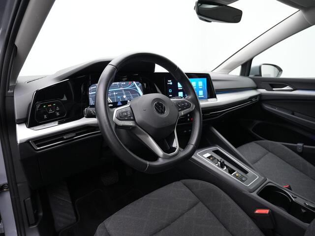Volkswagen GOLF 1.0 eTSI 110 pk DSG Life | Navigatie | Adaptive Cruise | Parkeersensoren voor/achter | Carplay | Keyless Entry