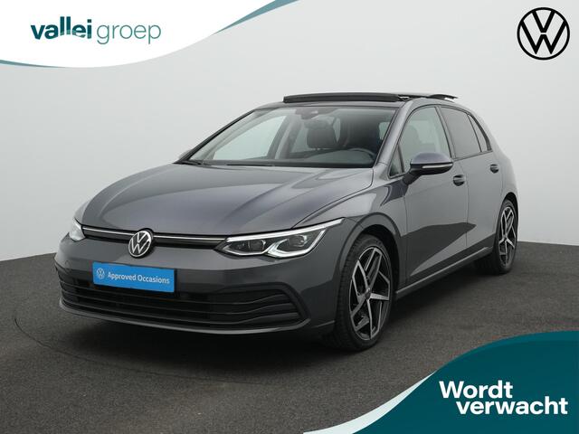 Volkswagen GOLF 1.0 eTSI 110 pk DSG Life | Panoramadak | Geheugen-/massagestoel | IQ Light | Achteruitrijcamera | Adaptive Cruise