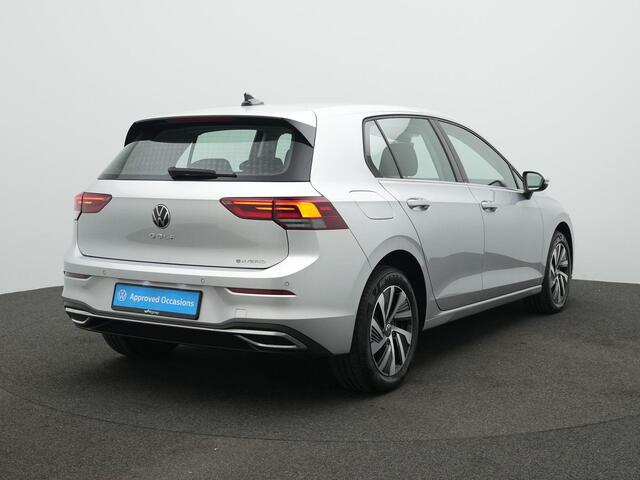 Volkswagen GOLF 1.4 eHybrid 204 pk Style | Geheugen-/massagestoel | Adaptive Cruise | Stuur-/stoelverwarming | Navigatie