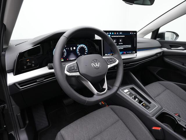 Volkswagen GOLF 1.5 eHybrid 204 pk Life Edition | Panoramadak | Stuur-/stoelverwarming | Achteruitrijcamera | Adaptive Cruise | Navigatie