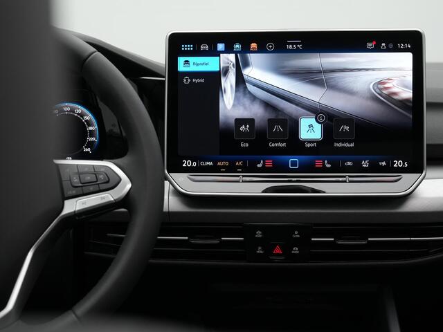 Volkswagen GOLF 1.5 eHybrid 204 pk Life Edition | Panoramadak | Stuur-/stoelverwarming | Achteruitrijcamera | Adaptive Cruise | Navigatie