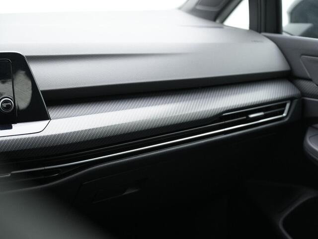 Volkswagen GOLF 1.5 TSI 130 pk R-Line | Sportonderstel | Carplay | Parkeersensoren voor/achter