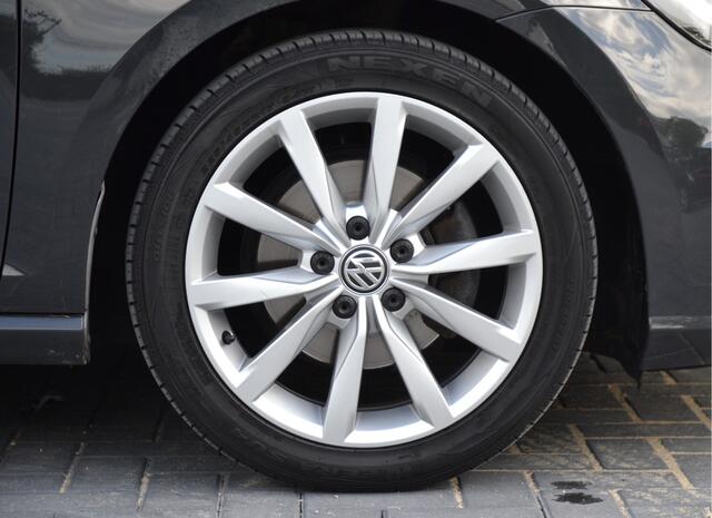 Volkswagen GOLF Variant 1.5 TSI Highline Automaat | Digitaal Cockpit | Stoelverwarming