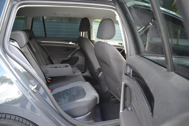 Volkswagen GOLF Variant 1.5 TSI Highline Automaat | Digitaal Cockpit | Stoelverwarming