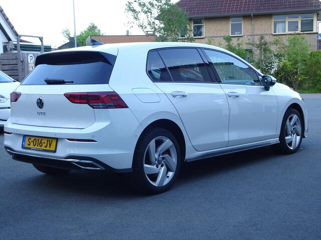 Volkswagen GOLF 1.4 eHybrid GTE Automatische airco, navigatie, cruise controle, sport interieur, parkeersensoren, totaal 240 pk, licht metalen velgen, automaat, enz, enz.