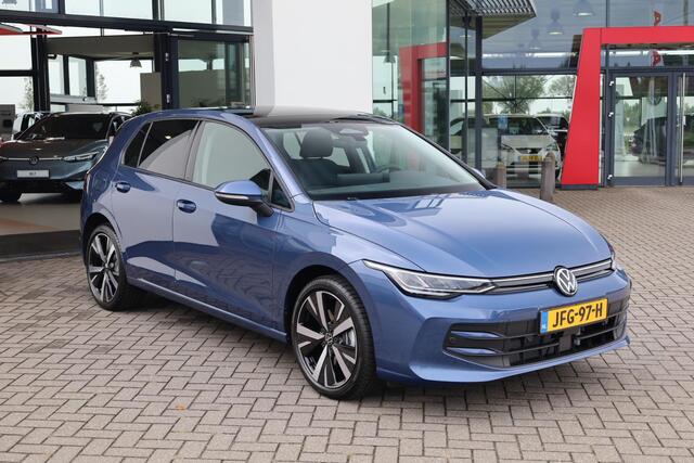 Volkswagen GOLF 1.5 eHybrid Life Edition Navigatie, Wegklapbare trekhaak, panoramadak, 18" LMV, achteruitrijcamera, spiegelpakket, clima, lane assist, parkeersensoren voor en achter.