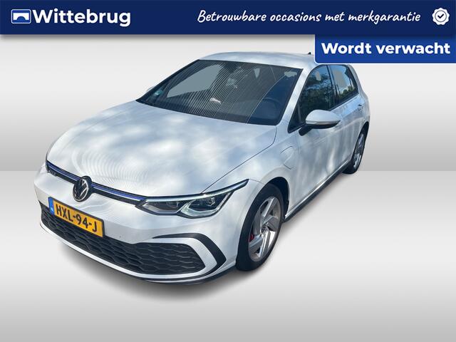Volkswagen GOLF 1.4 eHybrid GTE / Navigatie / Stoel+stuur verwarming / Navigatie / App connect / Parkeersensoren V+A /
