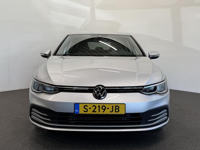 Volkswagen GOLF 1.0 TSI 110pk Life Lounge Apple Carplay Android Auto Parkeersensoren Cruise Control DAB Climate Control LED Koplampen Bluetooth Lichtmetalen Velgen