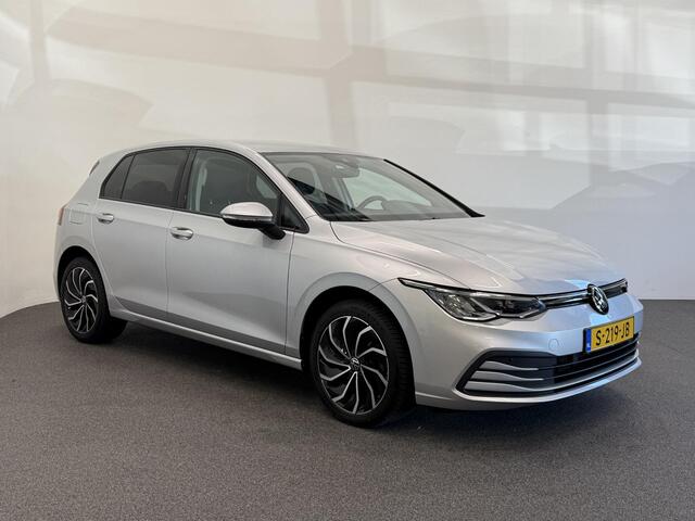 Volkswagen GOLF 1.0 TSI 110pk Life Lounge Apple Carplay Android Auto Parkeersensoren Cruise Control DAB Climate Control LED Koplampen Bluetooth Lichtmetalen Velgen