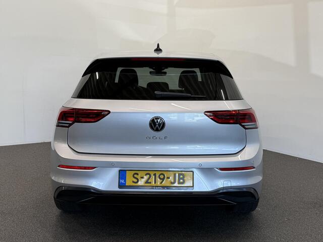 Volkswagen GOLF 1.0 TSI 110pk Life Lounge Apple Carplay Android Auto Parkeersensoren Cruise Control DAB Climate Control LED Koplampen Bluetooth Lichtmetalen Velgen