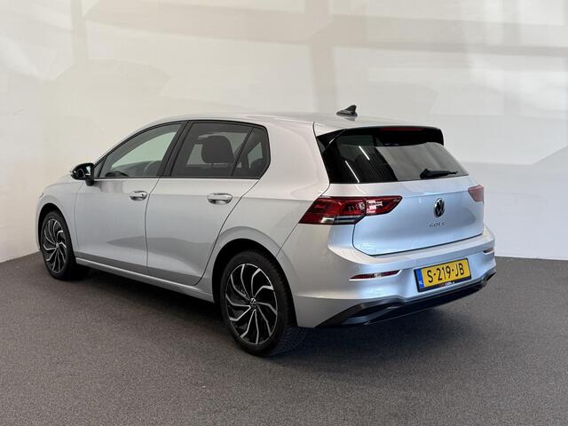 Volkswagen GOLF 1.0 TSI 110pk Life Lounge Apple Carplay Android Auto Parkeersensoren Cruise Control DAB Climate Control LED Koplampen Bluetooth Lichtmetalen Velgen