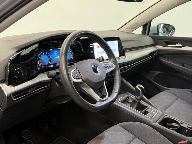 Volkswagen GOLF 1.0 TSI 110pk Life Lounge Apple Carplay Android Auto Parkeersensoren Cruise Control DAB Climate Control LED Koplampen Bluetooth Lichtmetalen Velgen