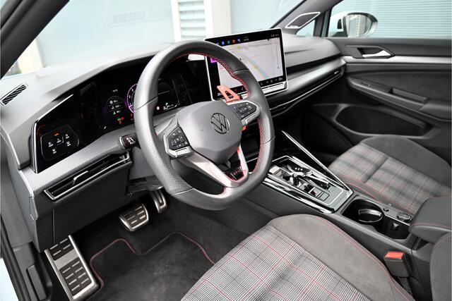 Volkswagen GOLF 2.0 TSI GTI 265 PK 8.5 / PANO / CRYSTAL ICE BLUE / IQ LIGHT / HARMAN KARDON / ACC / TREKHAAK / FACELIFT
