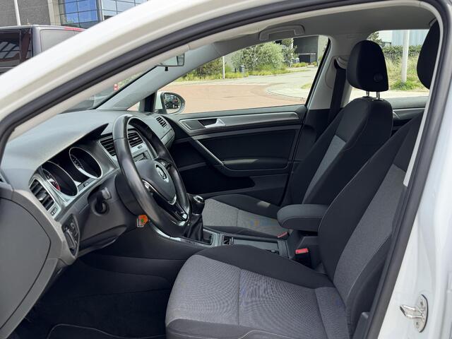 Volkswagen GOLF 1.2 TSI Business Edition Connected