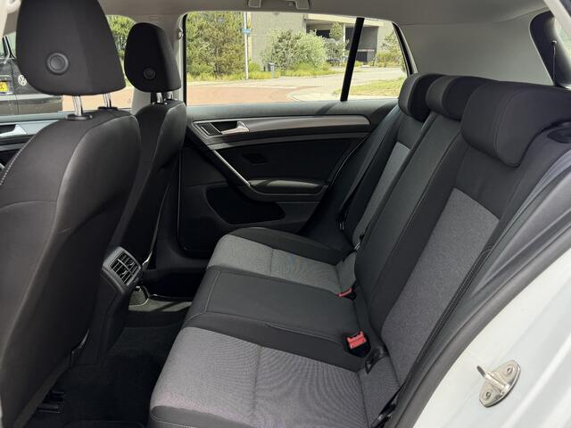 Volkswagen GOLF 1.2 TSI Business Edition Connected