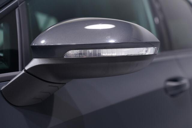 Volkswagen GOLF 2.0 TSI GTI IQ Light Panodak Leder Memory Camera Stuur- en stoelverwarming Stoelventilatie Apple Carplay
