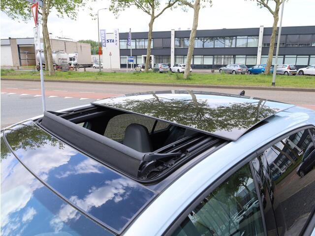 Volkswagen GOLF GTE 1.5 eHybrid 272PK | Full Options | Panodak | Leer | 360° | Stoel Ventilatie | Head-up | Keyless | Camera | Memory | IQ Light | Stoel&Stuurverwarming | 19"Inch |