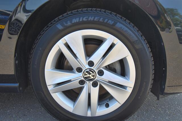 Volkswagen GOLF Variant 1.5 TSI Life Business , VIRTUAL COCPIT , LED KOPL , PDC V+A , NAVI , CLIMATR ,