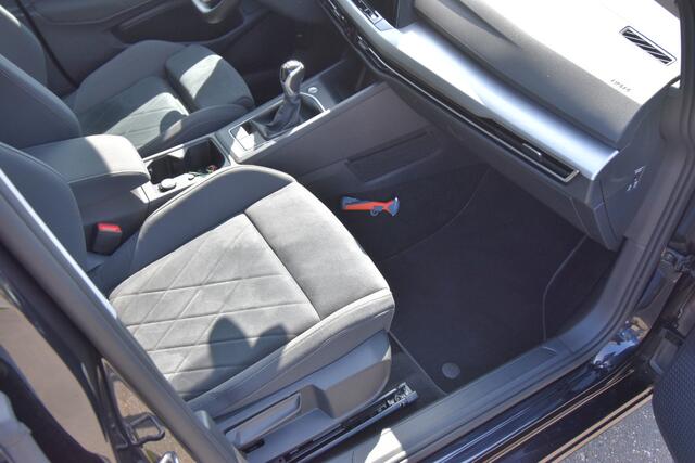 Volkswagen GOLF Variant 1.5 TSI Life Business , VIRTUAL COCPIT , LED KOPL , PDC V+A , NAVI , CLIMATR ,