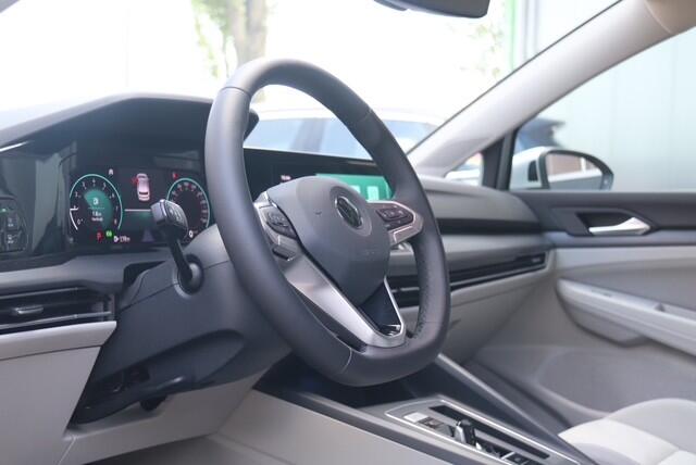 Volkswagen GOLF 1.5 eTSI R-Line Business+, Stoel & Stuurverwarmd, IQ.LIGHT, Camera, Navi