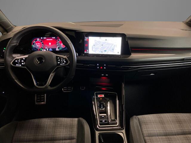Volkswagen GOLF 1.5 eHybrid GTE · Panoramadak · Apple/Android Car Play · Camera + Parkeersensoren · Stoelverwarming ·