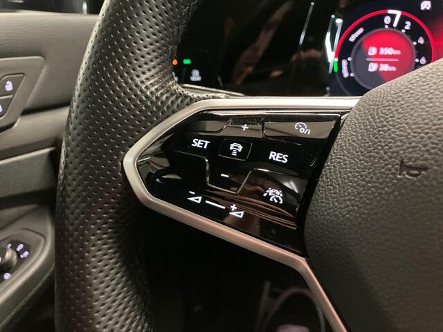 Volkswagen GOLF 1.5 eHybrid GTE · Panoramadak · Apple/Android Car Play · Camera + Parkeersensoren · Stoelverwarming ·