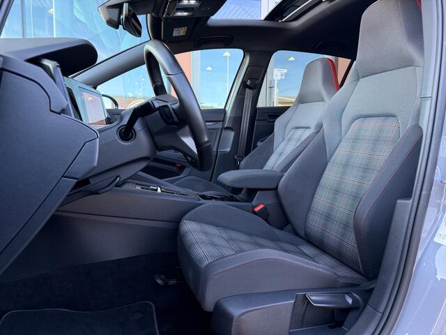 Volkswagen GOLF 2.0 TSI GTI | Pano | Harman / Kardon | Achteruitrijcamera | HDD | Stoel / Stuurverwarming |