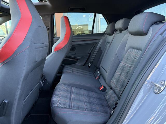 Volkswagen GOLF 2.0 TSI GTI | Pano | Harman / Kardon | Achteruitrijcamera | HDD | Stoel / Stuurverwarming |