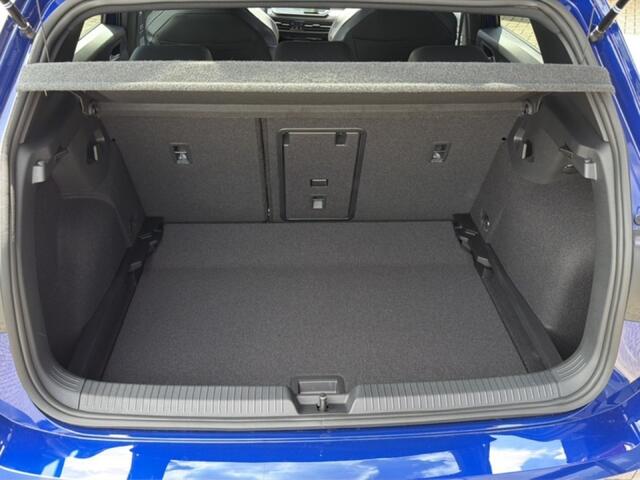 Volkswagen GOLF 1.5 eTSI R-LINE PANO-DAK/360CAM/ACC/HUD/IQ/HARMAN-KARDON/STOEL+STUURVERW