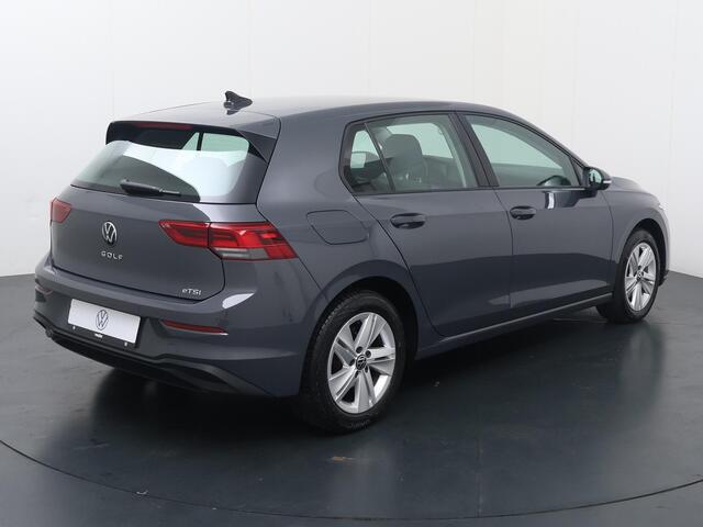 Volkswagen GOLF 1.0 eTSI Life | 110 PK | Automaat | Navigatiesysteem | Adaptive cruise control | Achteruitrijcamera |