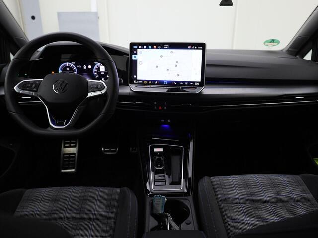 Volkswagen GOLF 1.5eHybrid 200kW/272PK GTE · Navigatie · Apple/Android Car Play · Camera + Parkeersensoren · Garantie t/m 13-05-2030 of 100000km