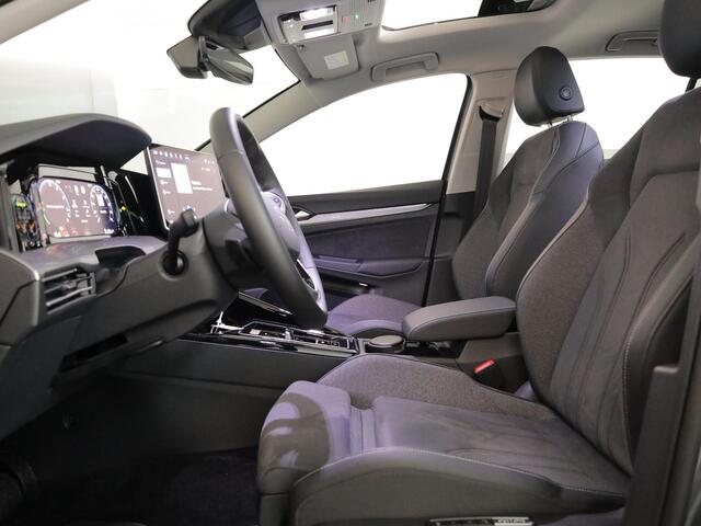 Volkswagen GOLF 1.5 eHybrid Style Edition 204 pk Automaat (DSG) | Verlengde garantie | Navigatie | Panoramadak | Trekhaak (wegklapbaar) | Parkeersensoren (Park assist) | Achteruitrijcamera | Stoelverwarming |