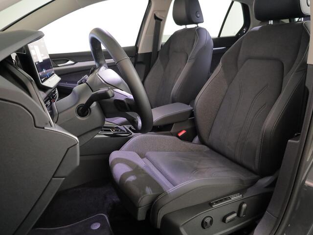 Volkswagen GOLF 1.5 eHybrid Style Edition 204 pk Automaat (DSG) | Verlengde garantie | Navigatie | Panoramadak | Trekhaak (wegklapbaar) | Parkeersensoren (Park assist) | Achteruitrijcamera | Stoelverwarming |