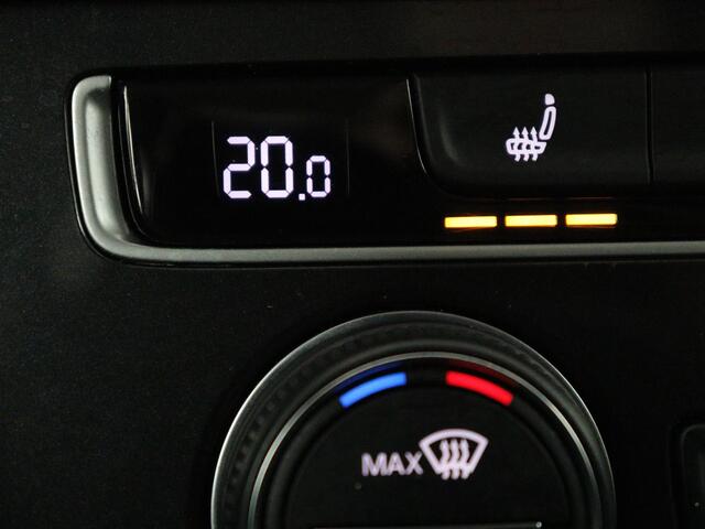 Volkswagen GOLF 1.5 TSI Comfortline | Stoelverwarming | Trekhaak | Camera | Massage | Carplay | Adaptive cruise | Navigatie | Parkeerhulp | Climate control