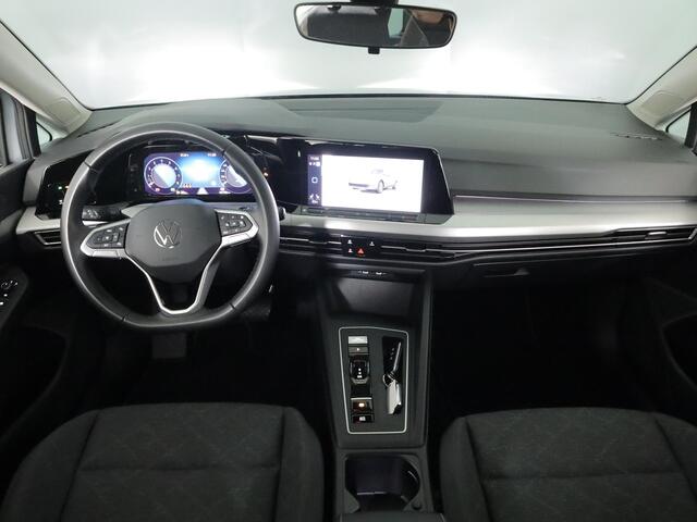 Volkswagen GOLF 1.5 eTSI Life VARIANT 150PK DSG | Navigatie | Stoelverwarming | Trekhaak |