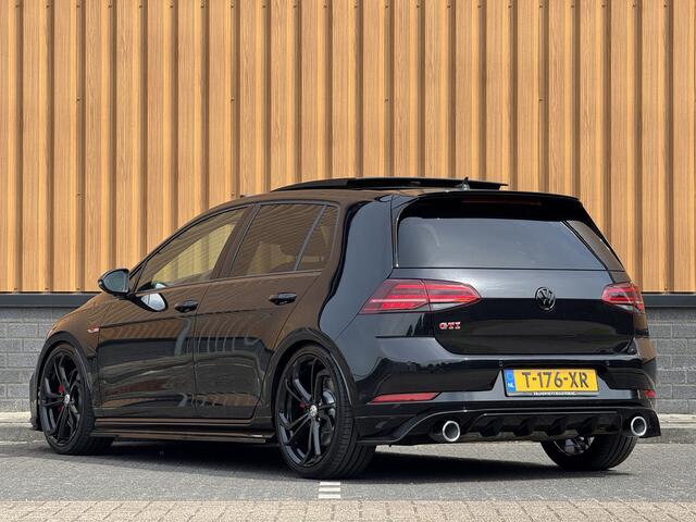 Volkswagen GOLF 2.0 TSI GTI TCR | Performance Pack | 290 PK! | Panoramdak | Rijmodus | Dodehoeksensor | Lane Assist | Navigatie | Stoelverwarming | Adaptieve Cruise Control | LED | DAB | Keyless Entry / Go |