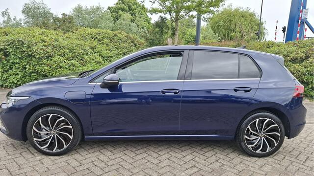 Volkswagen GOLF 1.4 eHybrid 204pk DSG Style Memory / Camera / LED koplampen / 17" LMV